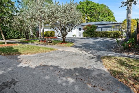 Купить виллу или дом в Майами, Флорида 4 спальни, 255.39м2, № 1997632 - фото 6