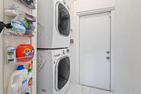 Купить виллу или дом в Майами, Флорида 4 спальни, 255.39м2, № 1997632 - фото 28