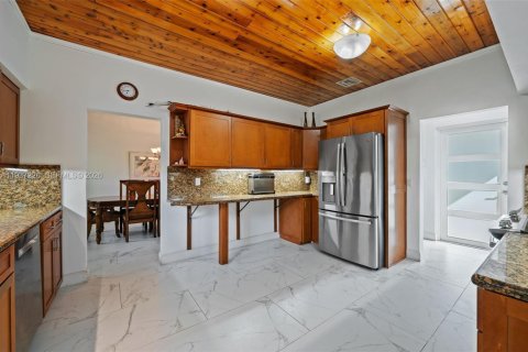 Купить виллу или дом в Майами, Флорида 4 спальни, 255.39м2, № 1997632 - фото 14