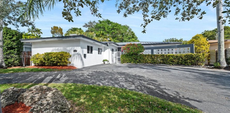 Дом в Майами, Флорида 4 спальни, 255.39м2 № 1997632