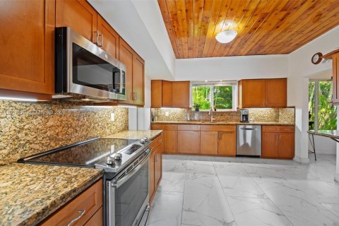 Купить виллу или дом в Майами, Флорида 4 спальни, 255.39м2, № 1997632 - фото 16