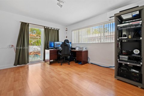 Купить виллу или дом в Майами, Флорида 4 спальни, 255.39м2, № 1997632 - фото 24