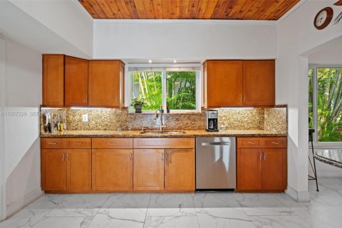 Купить виллу или дом в Майами, Флорида 4 спальни, 255.39м2, № 1997632 - фото 17