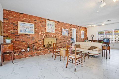 Купить виллу или дом в Майами, Флорида 4 спальни, 255.39м2, № 1997632 - фото 10