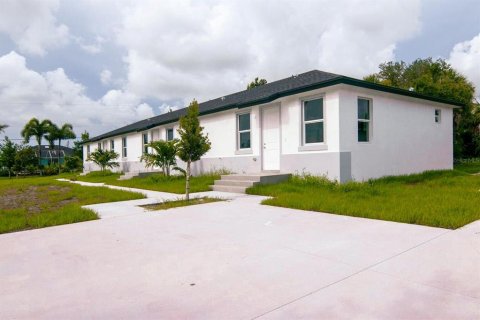 Apartamento en alquiler en Rotonda, Florida, 3 dormitorios, 97.27 m2 № 1885371 - foto 2