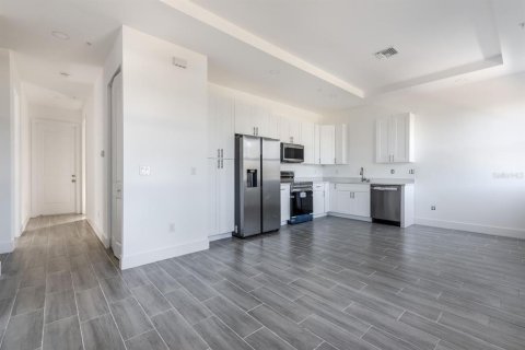 Apartamento en alquiler en Rotonda, Florida, 3 dormitorios, 97.27 m2 № 1885371 - foto 18