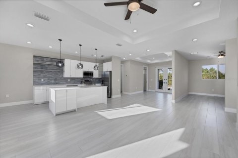 Villa ou maison à vendre à Port Charlotte, Floride: 3 chambres, 176.14 m2 № 1747263 - photo 7