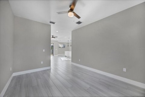 Villa ou maison à vendre à Port Charlotte, Floride: 3 chambres, 176.14 m2 № 1747263 - photo 15