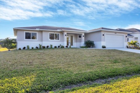 Villa ou maison à vendre à Port Charlotte, Floride: 3 chambres, 176.14 m2 № 1747263 - photo 1