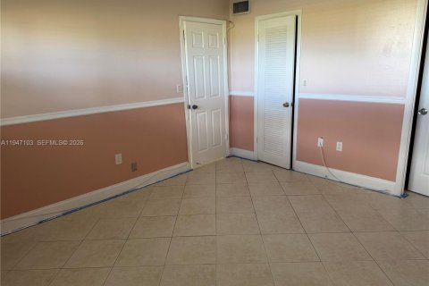 Condo in Sunrise, Florida, 2 bedrooms  № 2003261 - photo 7