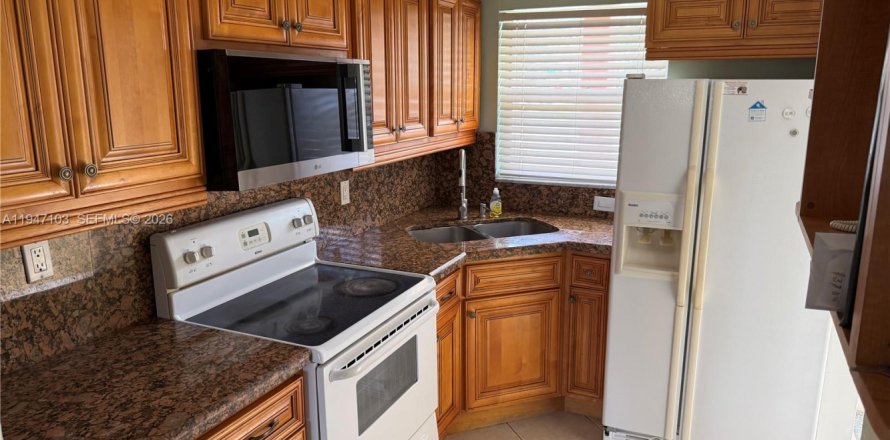 Condo in Sunrise, Florida, 2 bedrooms  № 2003261