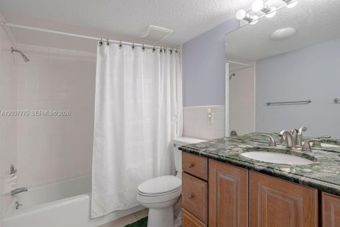 Снять в аренду квартиру в Виро-Бич, Флорида 2 спальни, 306.58м2, № 2154603 - фото 20