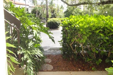 Condo in Saint Petersburg, Florida, 2 bedrooms  № 1260298 - photo 14