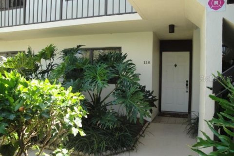 Condo in Saint Petersburg, Florida, 2 bedrooms  № 1260298 - photo 2