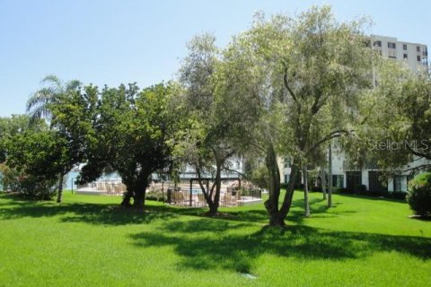 Condo in Saint Petersburg, Florida, 2 bedrooms  № 1260298 - photo 23