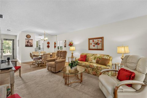 Copropriété à vendre à Zephyrhills, Floride: 2 chambres, 83.33 m2 № 2198501 - photo 3