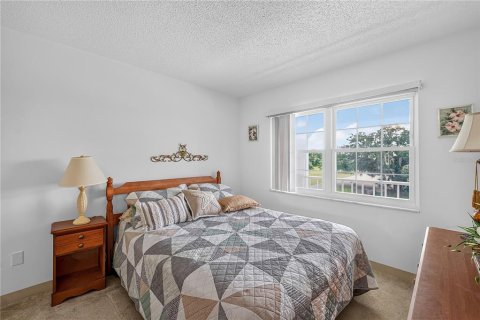 Copropriété à vendre à Zephyrhills, Floride: 2 chambres, 83.33 m2 № 2198501 - photo 9