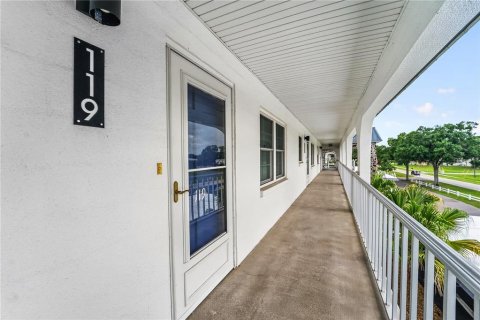 Condominio en Zephyrhills, Florida, 2 dormitorios № 2198501