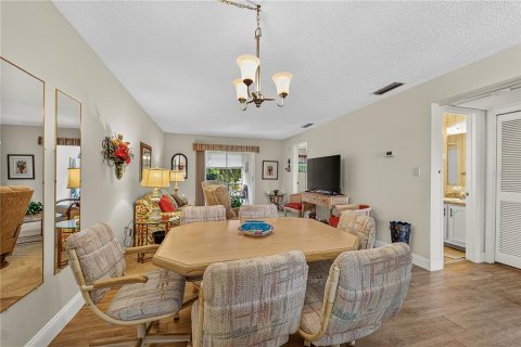 Copropriété à vendre à Zephyrhills, Floride: 2 chambres, 83.33 m2 № 2198501 - photo 12