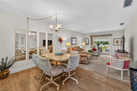 Copropriété à vendre à Zephyrhills, Floride: 2 chambres, 83.33 m2 № 2198501 - photo 2