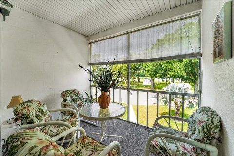 Copropriété à vendre à Zephyrhills, Floride: 2 chambres, 83.33 m2 № 2198501 - photo 14