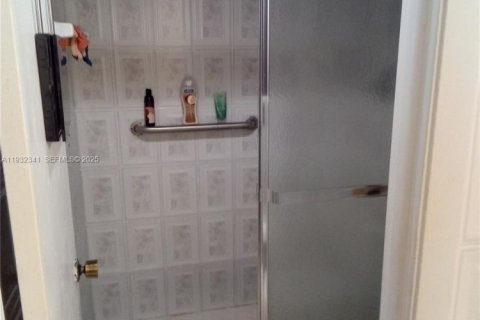 Снять в аренду кондоминиум в Пемброк-Пайнс, Флорида 2 спальни, 104.05м2, № 1990630 - фото 5