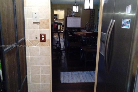 Снять в аренду кондоминиум в Пемброк-Пайнс, Флорида 2 спальни, 104.05м2, № 1990630 - фото 4