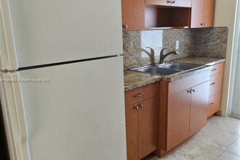 Copropriété à louer à Miami Beach, Floride: 1 chambre, 37.44 m2 № 1963407 - photo 6