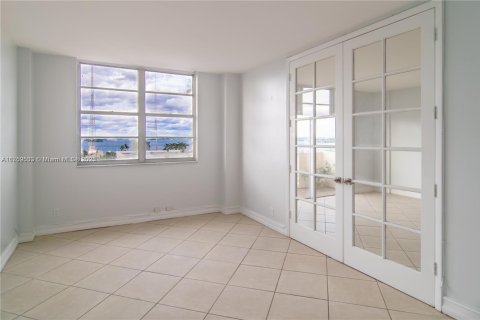 Condominio en venta en North Bay Village, Florida, 2 dormitorios, 106.74 m2 № 1860934 - foto 4