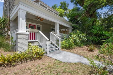 Villa ou maison à Tampa, Floride 4 chambres, 111.67 m2 № 2203598