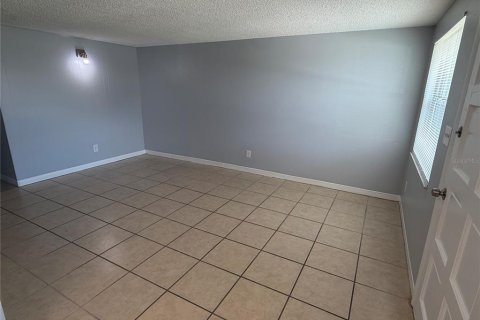 Appartement à louer à New Port Richey, Floride: 1 chambre, 65.03 m2 № 2391115 - photo 3