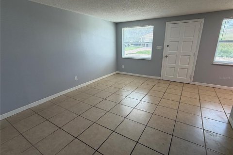 Appartement à louer à New Port Richey, Floride: 1 chambre, 65.03 m2 № 2391115 - photo 2