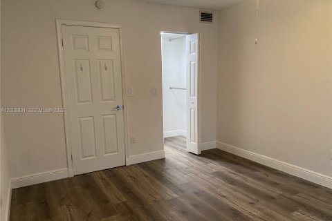 Copropriété à louer à Miami, Floride: 1 chambre, 66.43 m2 № 2085805 - photo 9
