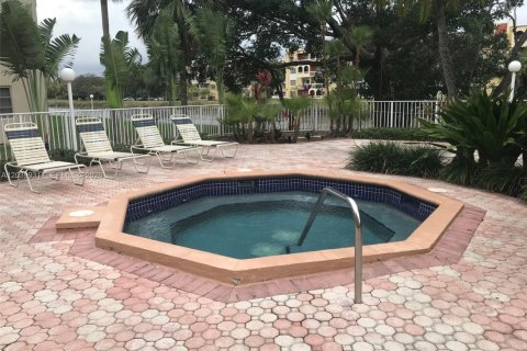 Copropriété à louer à Miami, Floride: 1 chambre, 66.43 m2 № 2085805 - photo 12
