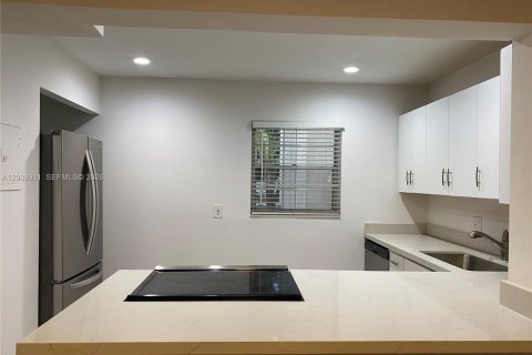 Copropriété à louer à Miami, Floride: 1 chambre, 66.43 m2 № 2085805 - photo 5