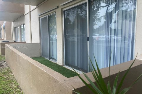 Copropriété à louer à Miami, Floride: 1 chambre, 66.43 m2 № 2085805 - photo 6