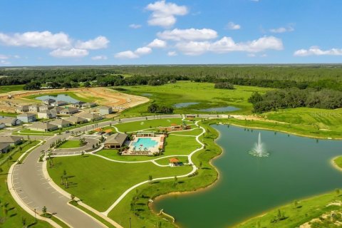 House in Davenport, Florida 5 bedrooms, 234.3 sq.m. № 2304959 - photo 27