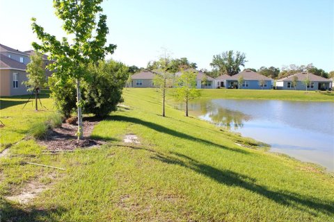 House in Davenport, Florida 5 bedrooms, 234.3 sq.m. № 2304959 - photo 23