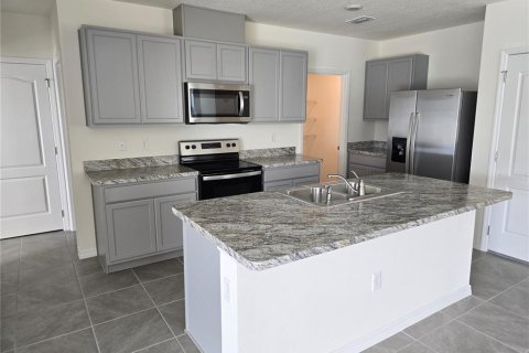 House in Davenport, Florida 5 bedrooms, 234.3 sq.m. № 2304959 - photo 11