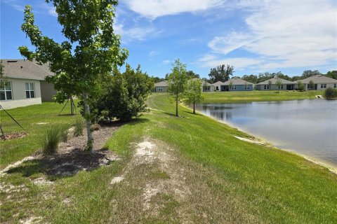 House in Davenport, Florida 5 bedrooms, 234.3 sq.m. № 2304959 - photo 25