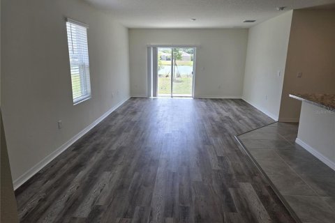 House in Davenport, Florida 5 bedrooms, 234.3 sq.m. № 2304959 - photo 8