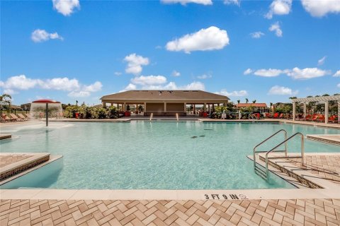 House in Davenport, Florida 5 bedrooms, 234.3 sq.m. № 2304959 - photo 30