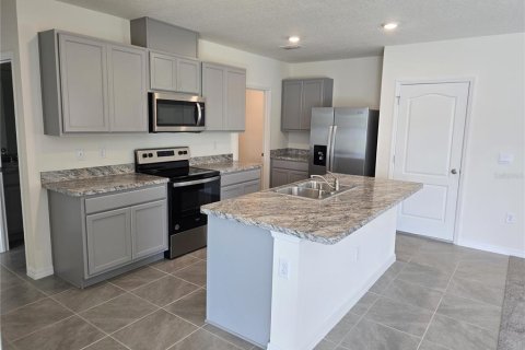 House in Davenport, Florida 5 bedrooms, 234.3 sq.m. № 2304959 - photo 12
