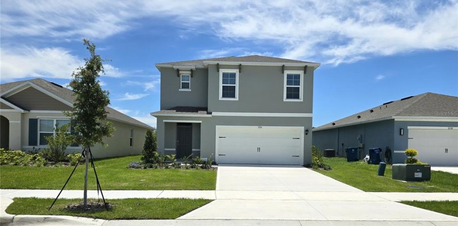 House in Davenport, Florida 5 bedrooms, 234.3 sq.m. № 2304959