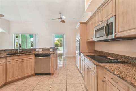 House in Punta Gorda, Florida 4 bedrooms, 239.13 sq.m. № 1613742 - photo 14