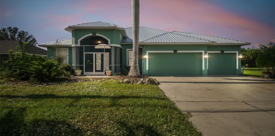 House in Punta Gorda, Florida 4 bedrooms, 239.13 sq.m. № 1613742