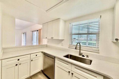 Copropriété à louer à Tampa, Floride: 1 chambre, 76.83 m2 № 2106996 - photo 5