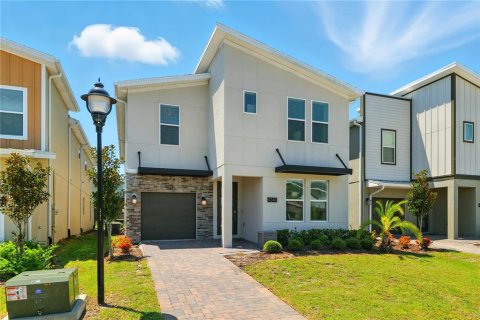 Casa en venta en Kissimmee, Florida, 6 dormitorios, 310.57 m2 № 1904367 - foto 3