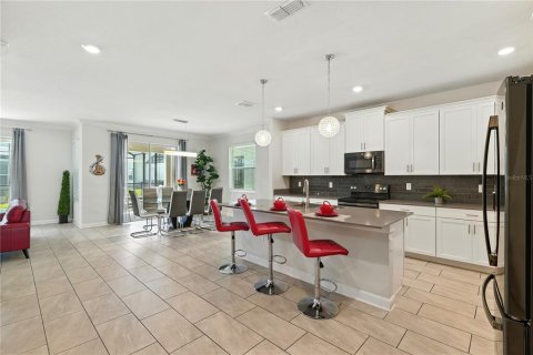 Casa en venta en Kissimmee, Florida, 6 dormitorios, 310.57 m2 № 1904367 - foto 23