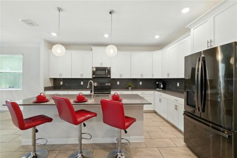 Casa en venta en Kissimmee, Florida, 6 dormitorios, 310.57 m2 № 1904367 - foto 15